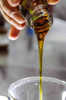 olivenoelscharfbitter