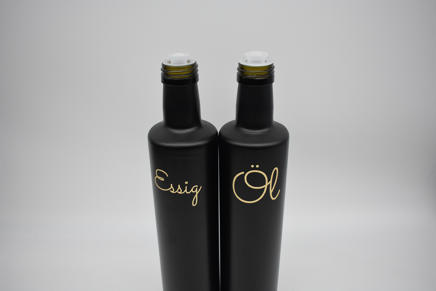 Essig Öl Flaschen Set 2x 500 ml schwarz matt Flaschen mit Edelstahl- Ausgießer - Olivenmax - Dein Onlineshop für Olivenöl!