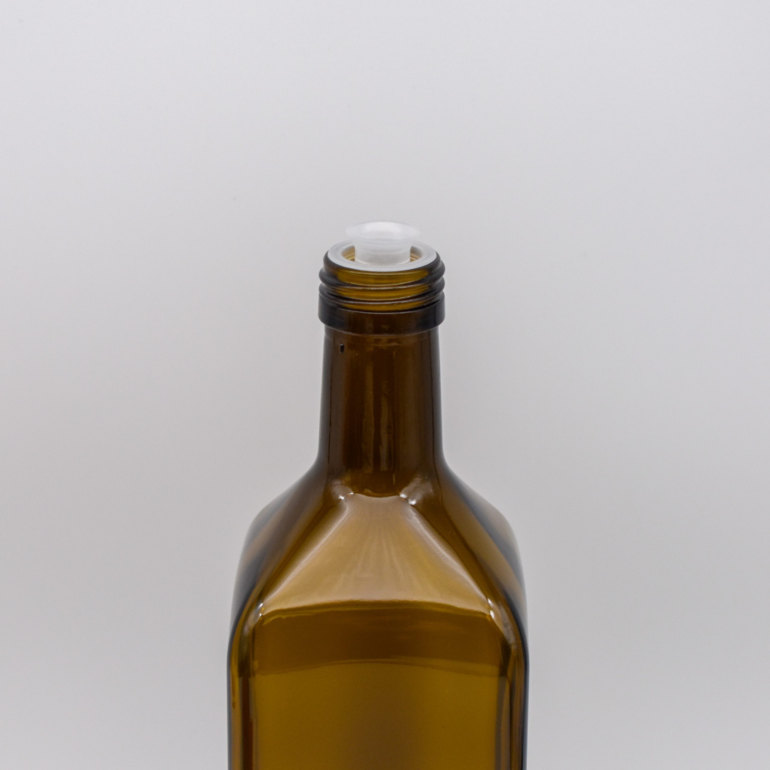 Ölflasche 1 Liter zum Befüllen - mit Deckel und Ausgießer - wasserfestes  Etikett - Made in Germany - Olivenmax - Dein Onlineshop für Olivenöl!