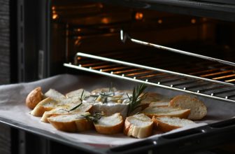 Olivenöl im Backofen erhitzen