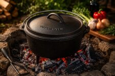 Dutch Oven: Einbrennen, Reinigen, Rezepte & Kaufberatung